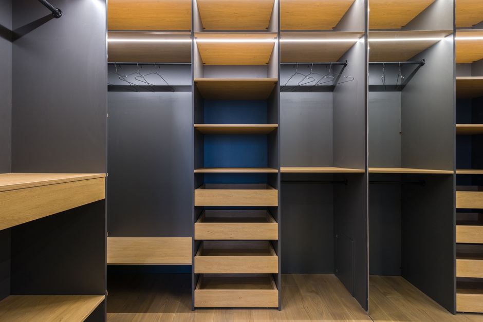 Vestavěné skříně a šatny